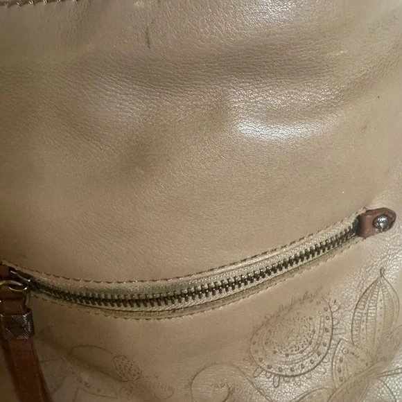 The Sak Tan Leather Crossbody Bag - Picture 5 of 11